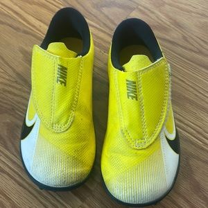 Nike soccer toddler cleats 10c